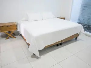 Hotel & Suites Punto Oriente