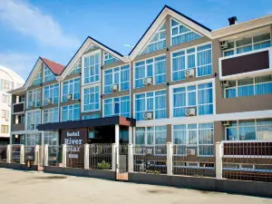 River Star Hotel