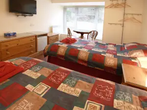 Abacus Bed and Breakfast, Blackwater, Hampshire