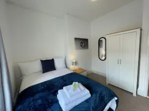 Lovely 3 -Bed House in Jarrow with Free Parking