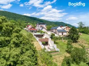Stunning Home in Kalnik with 5 Bedrooms, Jacuzzi and Heated Swimming Pool
