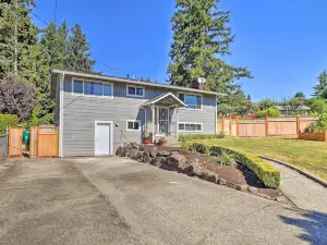 Renton Escape ~ 16 Mi to Downtown Seattle!