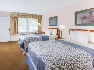 Days Inn by Wyndham Fort Myers Springs Resort
