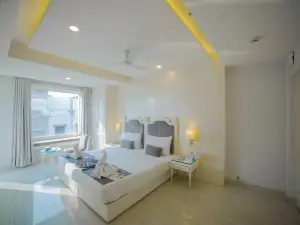 Pearl Courtyard