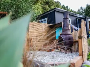 Kaitake Kabana - Unique, Off-Grid, Studio Retreat