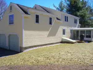 Wachusett Mountain Getaway, Lake Adjacent Home! Near 1761 Old Mill and Trails!