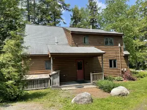 Great Pond Waterfront: Dog-friendly Home Near Colby College