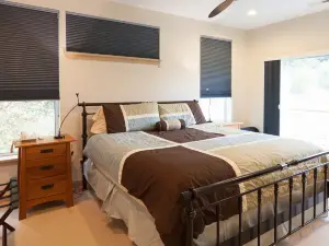 Stunning Views and Luxury Amenities - Elegant Rural Escape