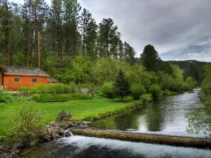 Log cabin-style home near hiking trails w/hot tub, & 2 fireplaces - dog-friendly