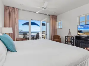 Beach House Inn & Suites