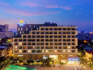Sunflower International Village