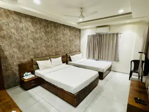 Hotel TrushaDham Near to Mahalaxmi Temple Kolhapur