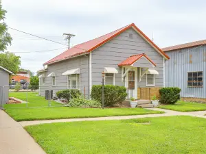 Dtwn Belleville Home w/ Yard < 1 Mi to High Banks