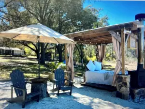 2 Bedroom Cabin on Private Beach with Tiki bar & Cabana!