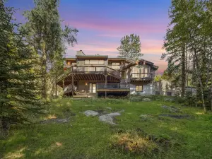 Mountain Views and Hot Tub - Stunning Creekside Retreat