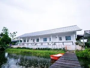 Baansuanfahsai Resort