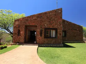 Onduri Lodge - in Okaukuejo