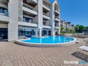 112 Edgewater Inn with Waterfront Access