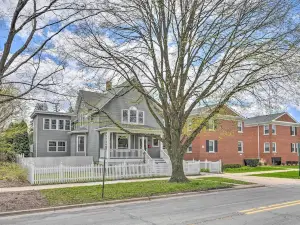 Oak Park Home w/ Fire Pit - 5 Mi to Garfield Park!
