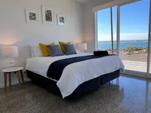 Wild Retreat - Luxury Home with Magnificent Views