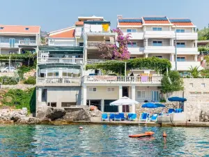 อพาร์ทเมนท์ วิลลา โมลูนัต 1