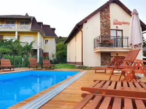 Barackvirág Apartmanház