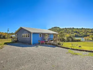 'Granvilles Blue Cottage' Porch & River View!