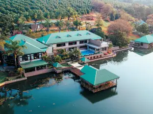 Bambuu Lakeside Lodge