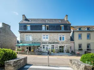 Logis Auberge Saint Thégonnec & Son Restaurant