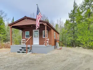 Cozy Brownville Cabin 2 Mi to Schoodic Lake!