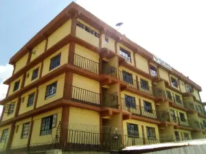 บาอาซ โรงแรม คาคาเมกา