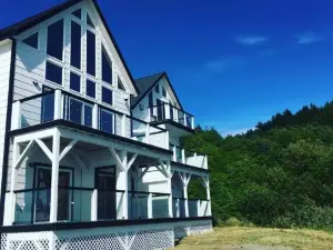 The Castle Inn of the Lost Coast