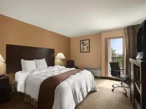 Days Inn by Wyndham Cincinnati East