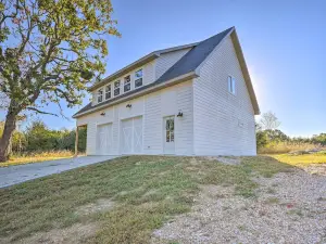 Modern Cottage Escape on Table Rock Lake!