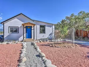 Renovated Rocky Mountain Cottage: Walk to Main St!