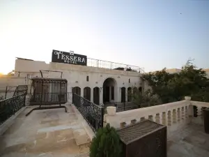 TESSERA HOTEL