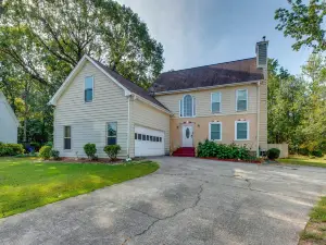 Lawrenceville Home ~ 35 Mi to Downtown Atlanta!