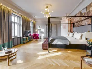 Grand Poet Hotel and Spa by Semarah