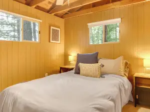 Private Dock on Messalonskee Lake: Cozy Cottage!