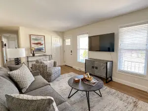 Luxury furnishings, space for everyone. Great location!