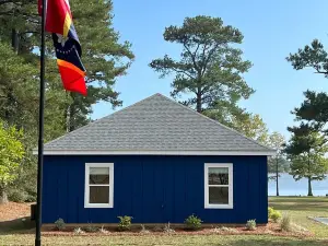 Serene Lakefront Cottage