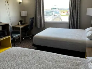 Days Inn by Wyndham West Branch Iowa City Area