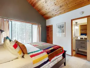 Dog-friendly house with pool, hot tub, fitness room, fireplace, grill, & deck