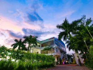 Fabhotel Sharma & Vishnu Garden
