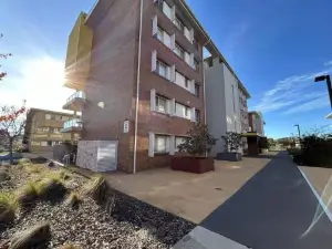Prime Location 1BR Apt in Bruce pets friendly