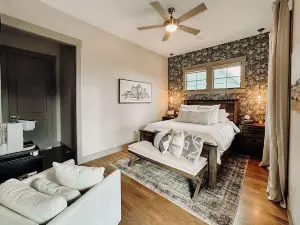 'Cation & Cocktails- 2 Golf Carts Included and Game Room