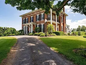 The Inn at Burnap's