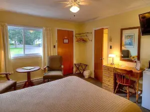 Picket Fence Motel
