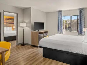 Days Inn & Suites by Wyndham Artesia