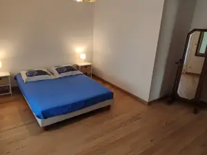 Gîte for 6 people in a green setting.